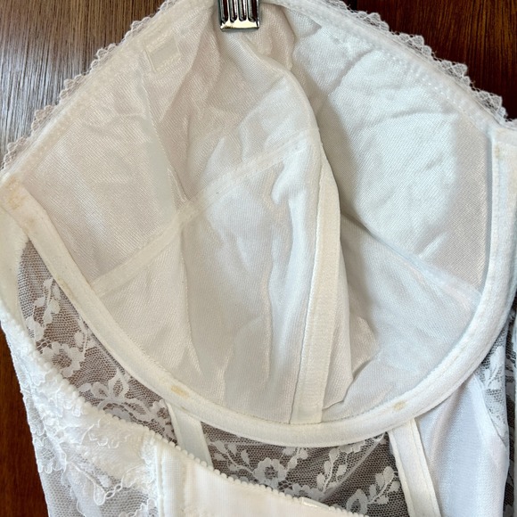Va‎ Bien White Lace Corset – Size 44C - Picture 6 of 8